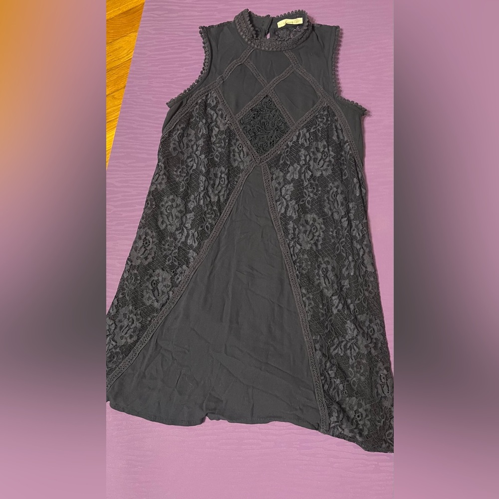 Sz M Hint of Mint high neck lace dress
